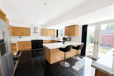 5 bedroom semi-detached house for sale, Brook Lane, Bexley