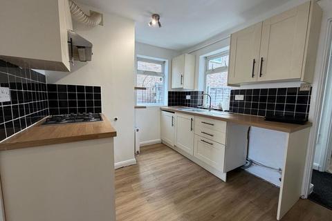 2 bedroom terraced house to rent, Princes Street, Toddington