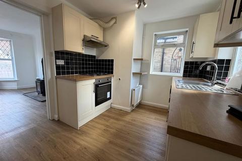 2 bedroom terraced house to rent, Princes Street, Toddington