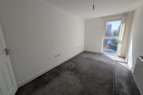 2 bedroom apartment to rent, Campus Avenue, Dagenham RM8