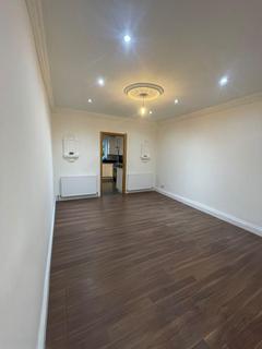 3 bedroom detached house to rent, Sandhurst Drive, Seven Kings, Ilford, London, IG3 9DB