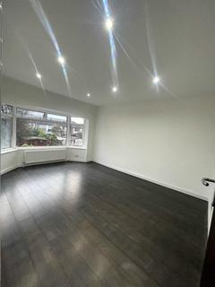 3 bedroom detached house to rent, Sandhurst Drive, Seven Kings, Ilford, London, IG3 9DB