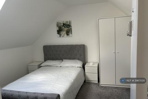 1 bedroom in a house share to rent, Gosbrook Road, Caversham, Reading, RG4
