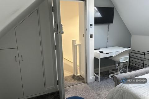 1 bedroom in a house share to rent, Gosbrook Road, Caversham, Reading, RG4