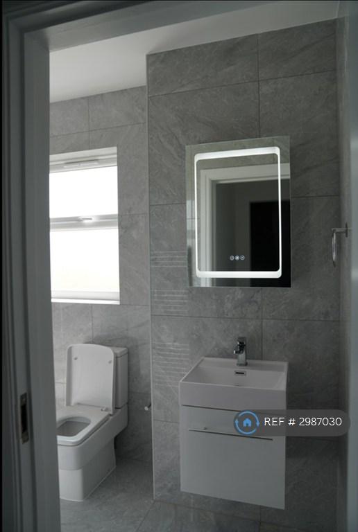 House in Reading, Caversham - More