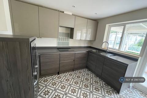 2 bedroom bungalow to rent, Bedford Road, Wootton, MK43
