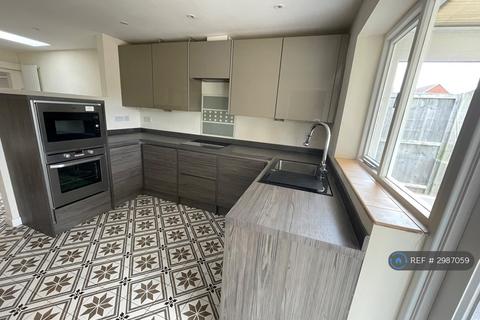 2 bedroom bungalow to rent, Bedford Road, Wootton, MK43