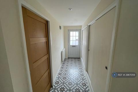 2 bedroom bungalow to rent, Bedford Road, Wootton, MK43