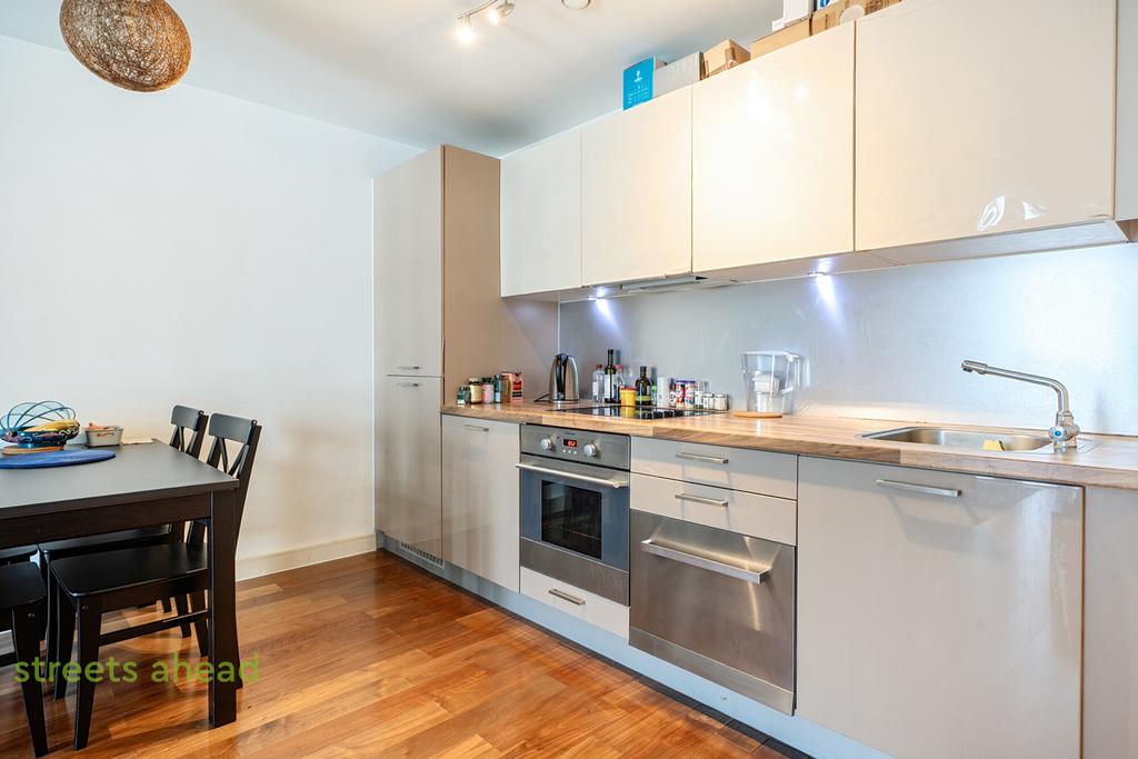 House in Croydon - More