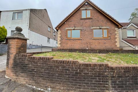 4 bedroom bungalow for sale, 10 Penlan Road Treboeth