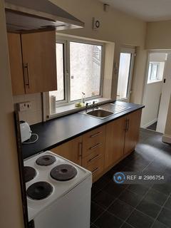 4 bedroom terraced house to rent, De Breos St, Swansea, SA2