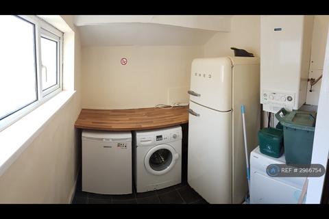 4 bedroom terraced house to rent, De Breos St, Swansea, SA2