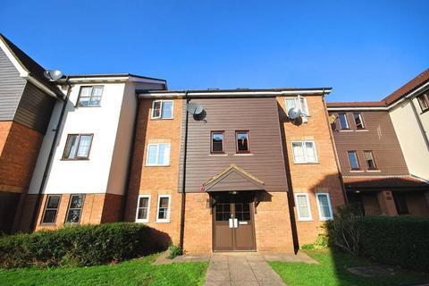 1 bedroom flat to rent, PRIORY COURT, VICARS BRIDGE CLOSE
