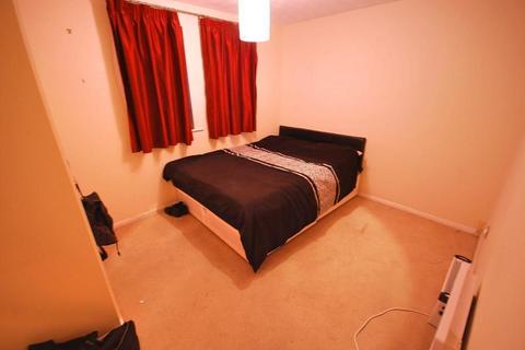 1 bedroom flat to rent, PRIORY COURT, VICARS BRIDGE CLOSE