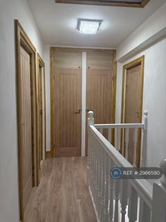 1 bedroom in a flat share to rent, Pennine Mansions, London, NW2