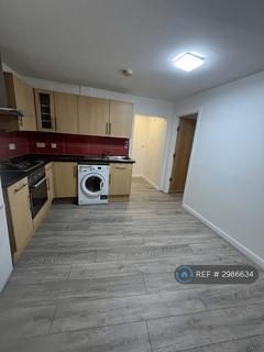 2 bedroom flat to rent, Ivory Court, London, E9