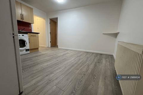 2 bedroom flat to rent, Ivory Court, London, E9