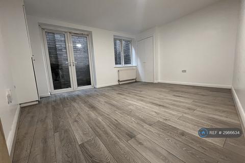 2 bedroom flat to rent, Ivory Court, London, E9