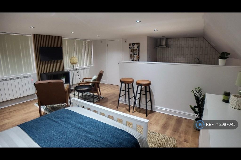 Apartment in Southampton - View 3