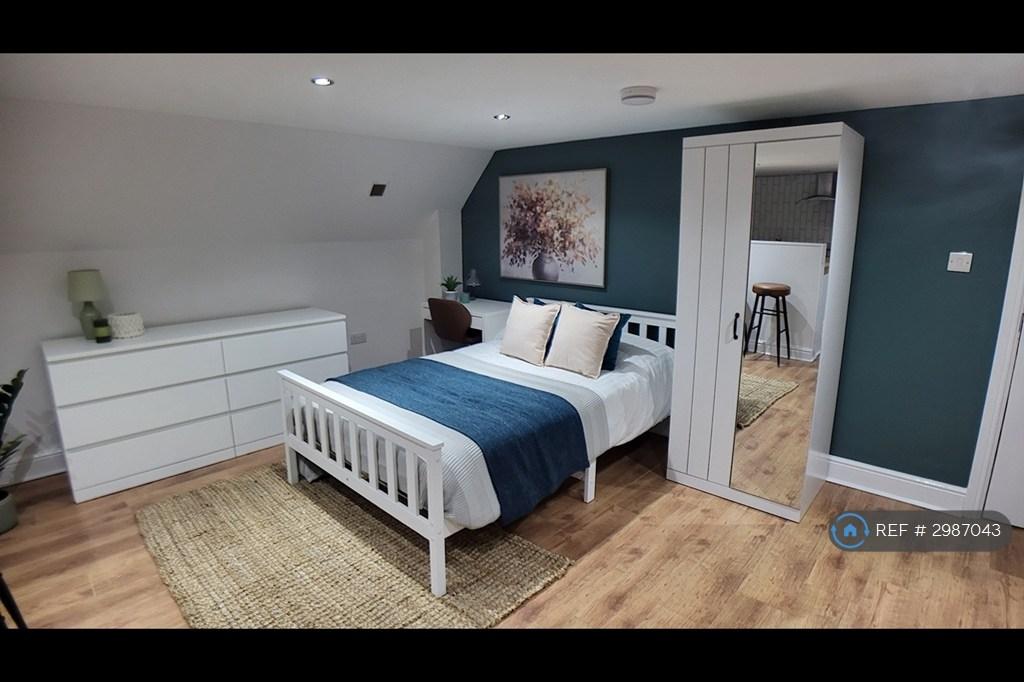 Apartment in Southampton - View 4