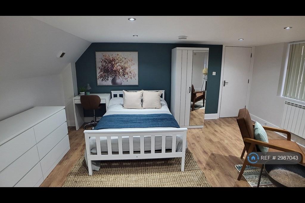 Apartment in Southampton - View 5