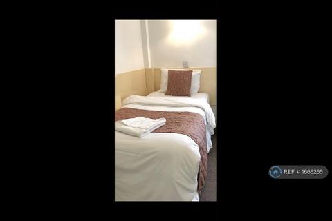 1 bedroom in a house share to rent, Edith Grove, London, SW10