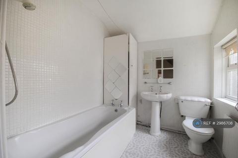 3 bedroom terraced house to rent, Warrington Road, Wigan, WN3