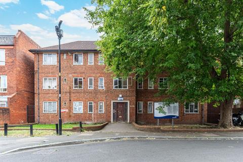 3 bedroom flat to rent, Bowland Road, Clapham, London, SW4