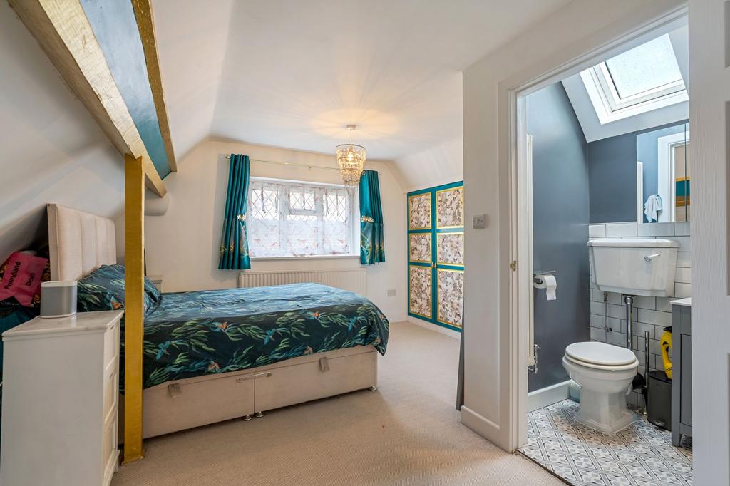 Master bedroom, en suite