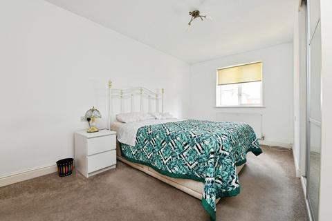 2 bedroom flat for sale, Ongar Road, Brentwood, Essex, CM15