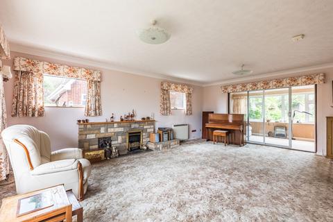 2 bedroom detached bungalow for sale, Detached Chalet Bungalow in Hunstanton