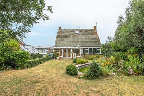 2 bedroom detached bungalow for sale, Detached Chalet Bungalow in Hunstanton