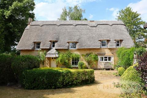 3 bedroom cottage for sale, Main Street, Cottesmore LE15