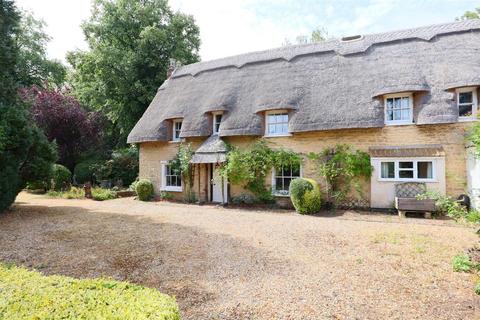 3 bedroom cottage for sale, Main Street, Cottesmore LE15