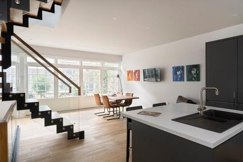 4 bedroom mews to rent, Bathurst Mews, Bayswater, London, W2