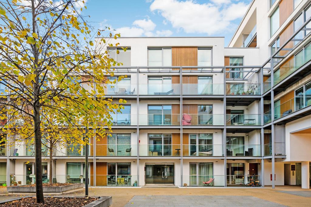 Apartment in London - View 3