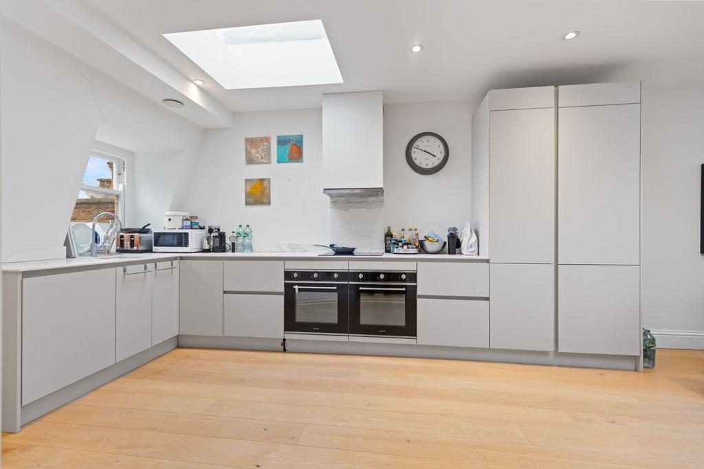 Apartment in London - View 2