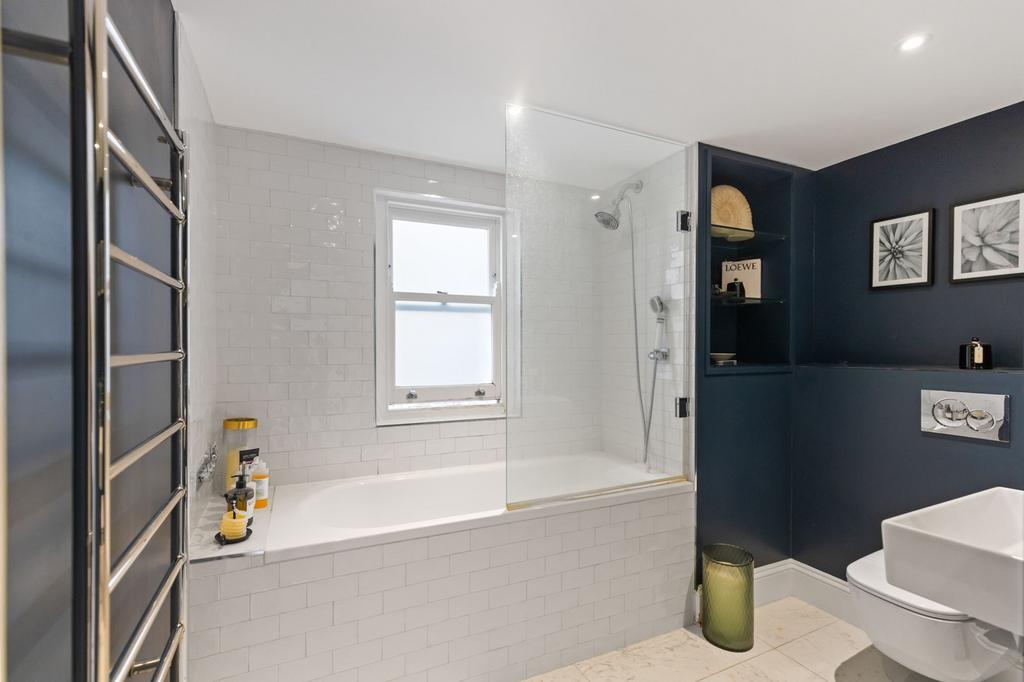 Apartment in London - View 4