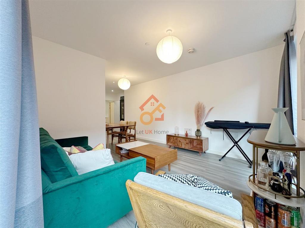 Apartment in Wembley, London - View 4