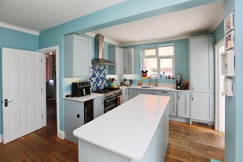 4 bedroom semi-detached house for sale, Grove Avenue, Gosport