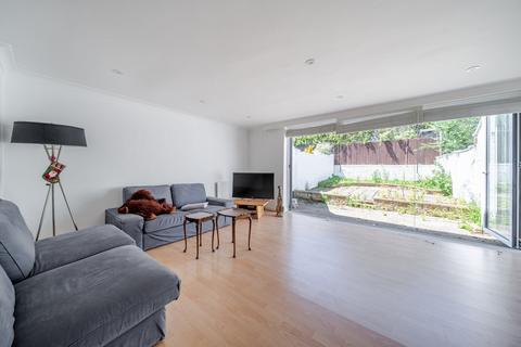 Tintern Close, Putney, SW15