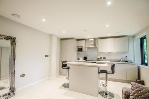 1 bedroom flat to rent, St Johns Mews