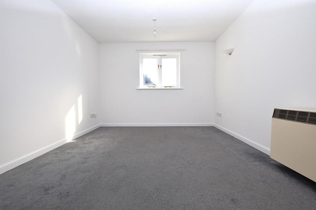 Apartment in Dagenham - View 2