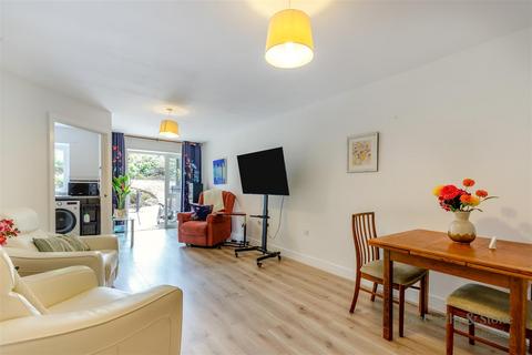 undefined, Leston Road, Leighton Buzzard, Bedfordshire, LU7 1FU