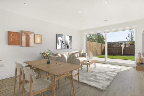 3 bedroom terraced house for sale, Northfield Avenue, Cambridge CB4