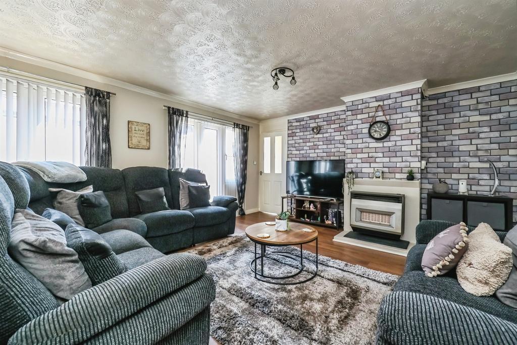 House in Nottingham, Crabtree Farm Estate, Cinderhill - View 2