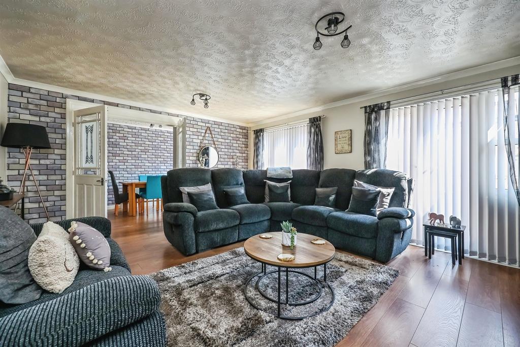 House in Nottingham, Crabtree Farm Estate, Cinderhill - View 3