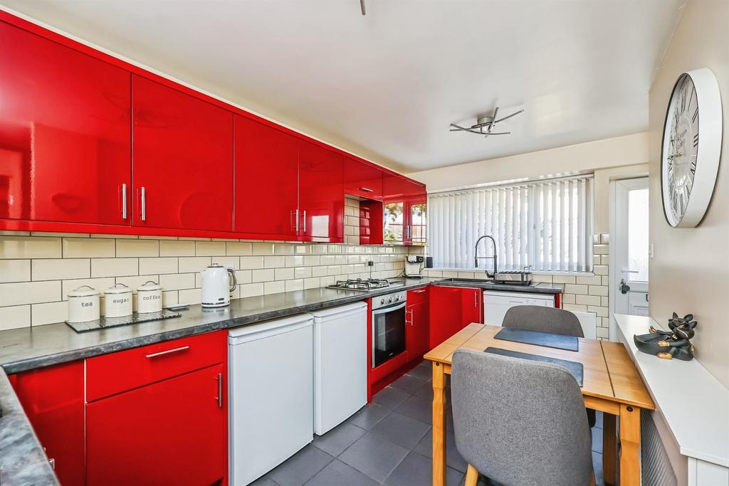 House in Nottingham, Crabtree Farm Estate, Cinderhill - More