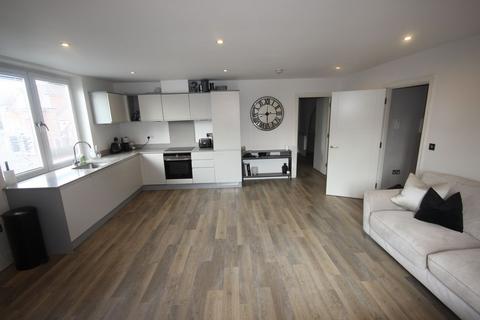 2 bedroom apartment to rent, The Broadway, Slough SL2