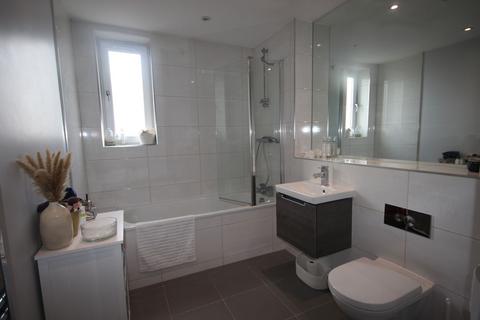 2 bedroom apartment to rent, The Broadway, Slough SL2